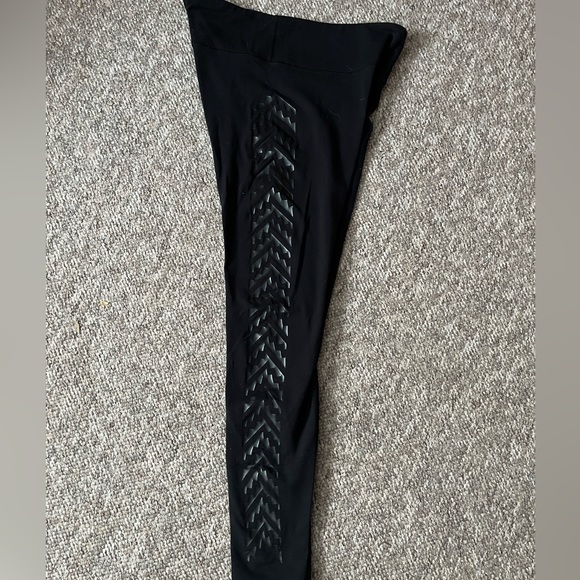 Lululemon leggings - Picture 3 of 4